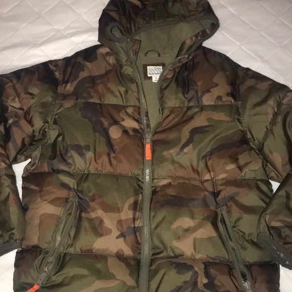 Old Navy Large (kids 10-12) puffer coat - Picture 3 of 3